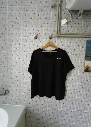 Футболка nike.
