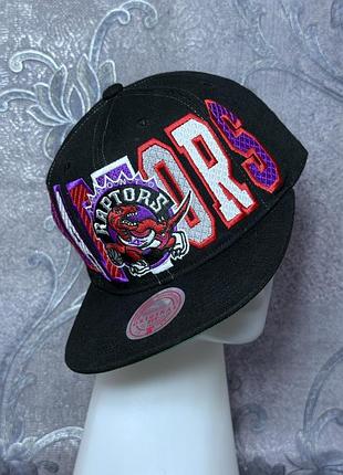Кепка спортивная бейсболка коллекционная снепбек mitchell &amp; ness toronto raptors hardwood classics varsity bust snapback оригинал