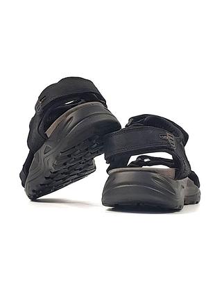 Adidas sandals
•black• 7