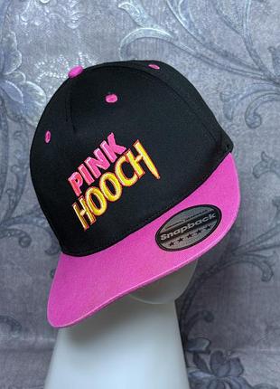 Кепка спортивная бейсболка снепбек original headwear snapback pink hooch черная с ярким розовым козырьком стритстайл спортивный стиль.