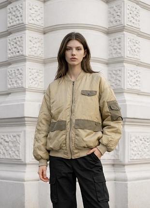 Стильний бомбер oversized