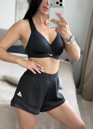 Спортивные шорты adidas 38(m)