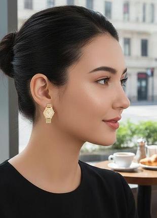 Серьги женские в форме часов