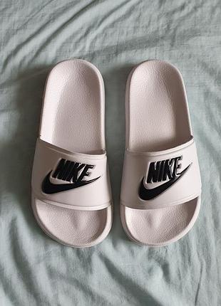 Nike slides 
•white black logo•