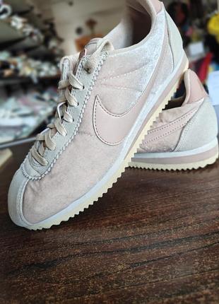 Кросівки nike