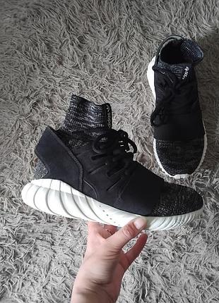 Чоловічі кросівки — модель adidas tubular doom primeknit  на ногу 26,5_27см
