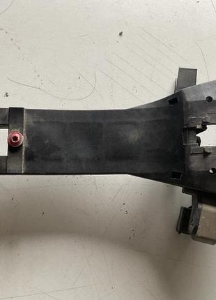 Бу держатель наружной ручки двери задней левой mercedes w168, a1687600734