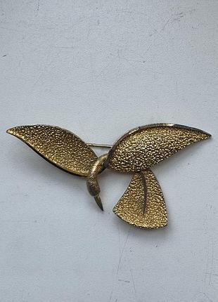 Вінтажна колекційна брошка  sphinx птах в польоті (чапля або колібрі), 1970–1980-х років. є маркування