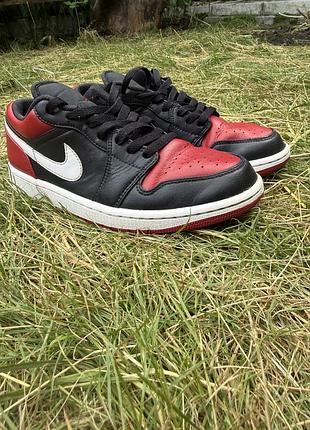 Оригінальні кросівки nike air jordan 1 low bred toe