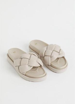 Нові  шкіряні шльопанці h&m 40 роз