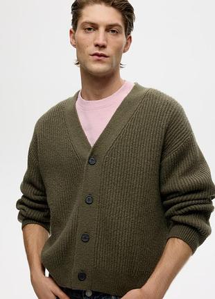 Чоловічий вʼязаний світер кардиган uniqlo у зеленому кольорі