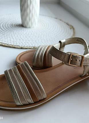 Кожаные босоножки clarks