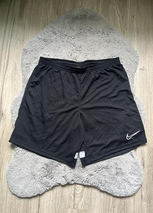 Nike шорти класні легкі