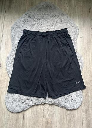 Nike dri-fit шорти дуже класні легкі зручні