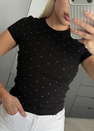 Zara xxs xs чорна футболка в стразах камінцях
