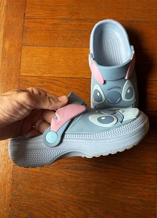 Crocs stitch 2