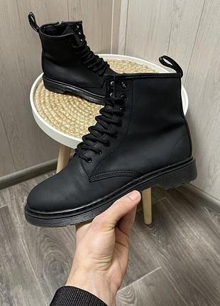 Жіночі черевики dr. martens 36р.