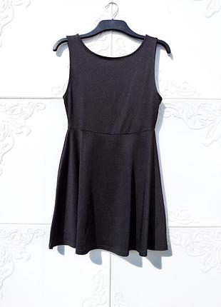 Короткое чёрное платье с открытой спиной h&m