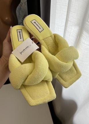 Жовті мюлі stradivarius з м'якою підкладкою