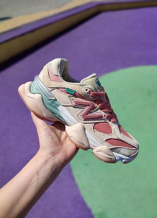Стильные женские кроссовки new balance 9060 inside voices beige pink
