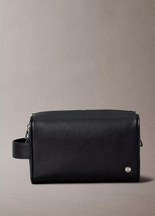 Несессер calvin klein с логотипом