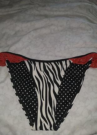 Красивейшие,секси плавки с красным кружевом .s.hunkemoller.