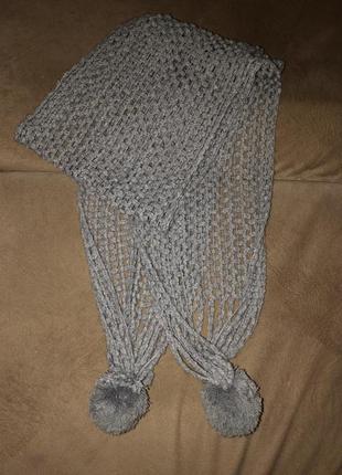 Серый вязаный шарф с бубончиками2 фото