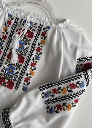 Вишита сорочка для дівчинки на 3-4 роки