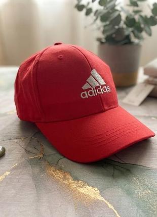 Кепка жіноча adidas червона (розмір регулюється)