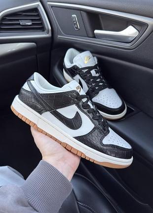 Стильні жіночі кросівки nike sb dunk low black croc