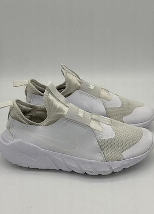 Кросівки nike flex runner мають еластичний ремінець без шнурків для зручного одягання. розмір 39 уствлка 24.5 см