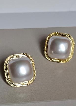Серьги классические квадратные минималистичные