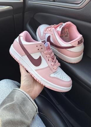 Стильные женские кроссовки nike sb dunk low pink bordo