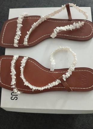 Босоножки новые zara