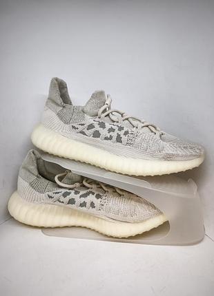 Кросівки adidas yeezy 350 v2 cmpct (h06519)
нові,оригінал
