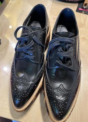 Туфлі prada