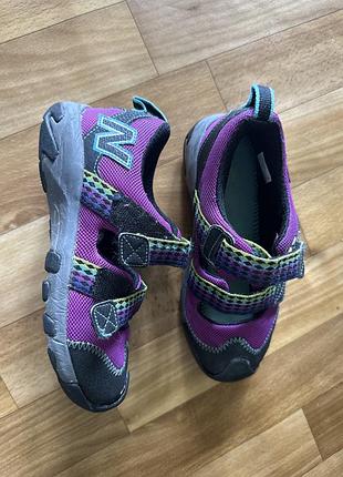 New balance сандалі на дівчинку розміру 31