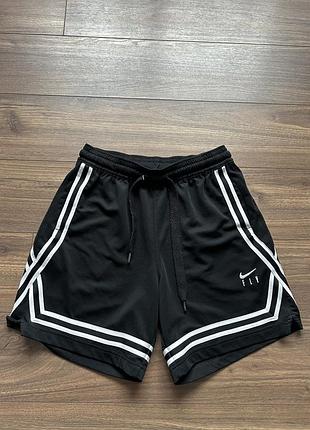 Чоловічі спортивні шорти nike