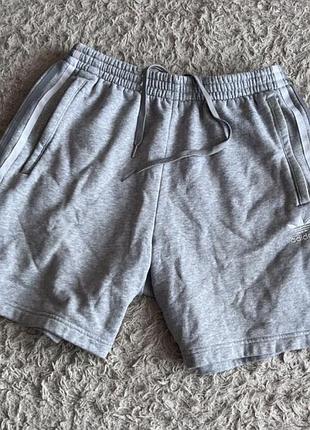 Чоловічі шорти від бренду nike, розмір l-xl.