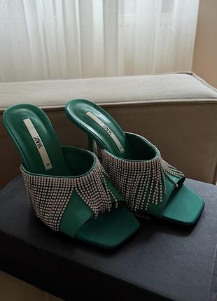 Босоніжки zara