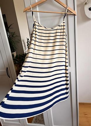 Коротка сукня mango m