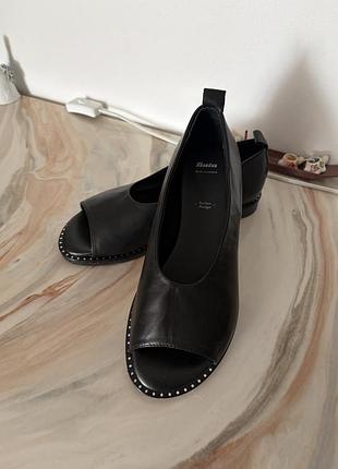 Босоніжки жіночі bata (оригінал) шкіра,розмір 37