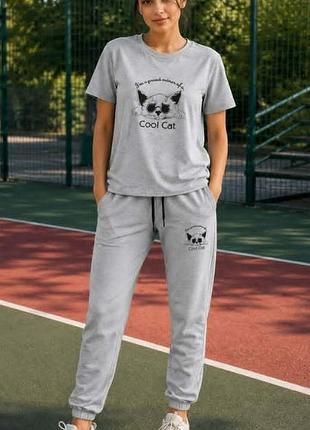 Жіночі костюми 7 кольорів