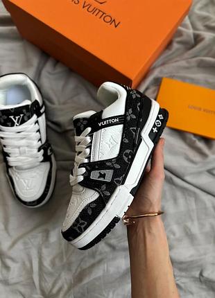 Lv trainer sneaker black/white