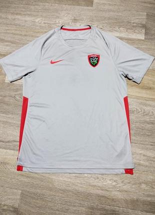 Мужская спортивная футболка nike , размер l .
