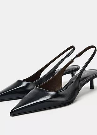 Босоніжки zara шкіряні