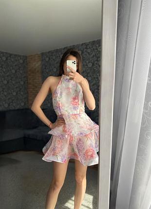 Квіткова сукня з відкритою спинкою 🌸