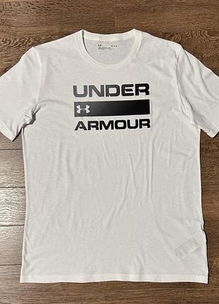 Футболка under armour.