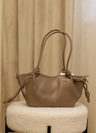 Бежева сумка zara