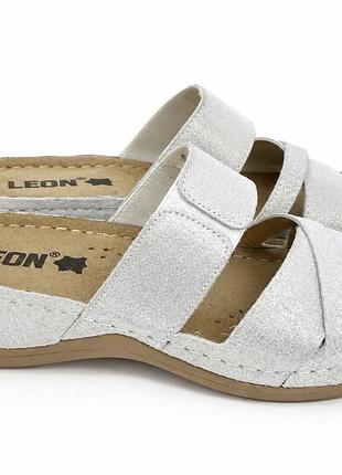Жіночі шкіряні анатомічні шльопанці 909 leon сріблястого кольору 36 р